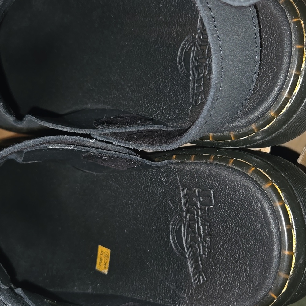 Dr. Martens Carlson Womens 6 View 3
